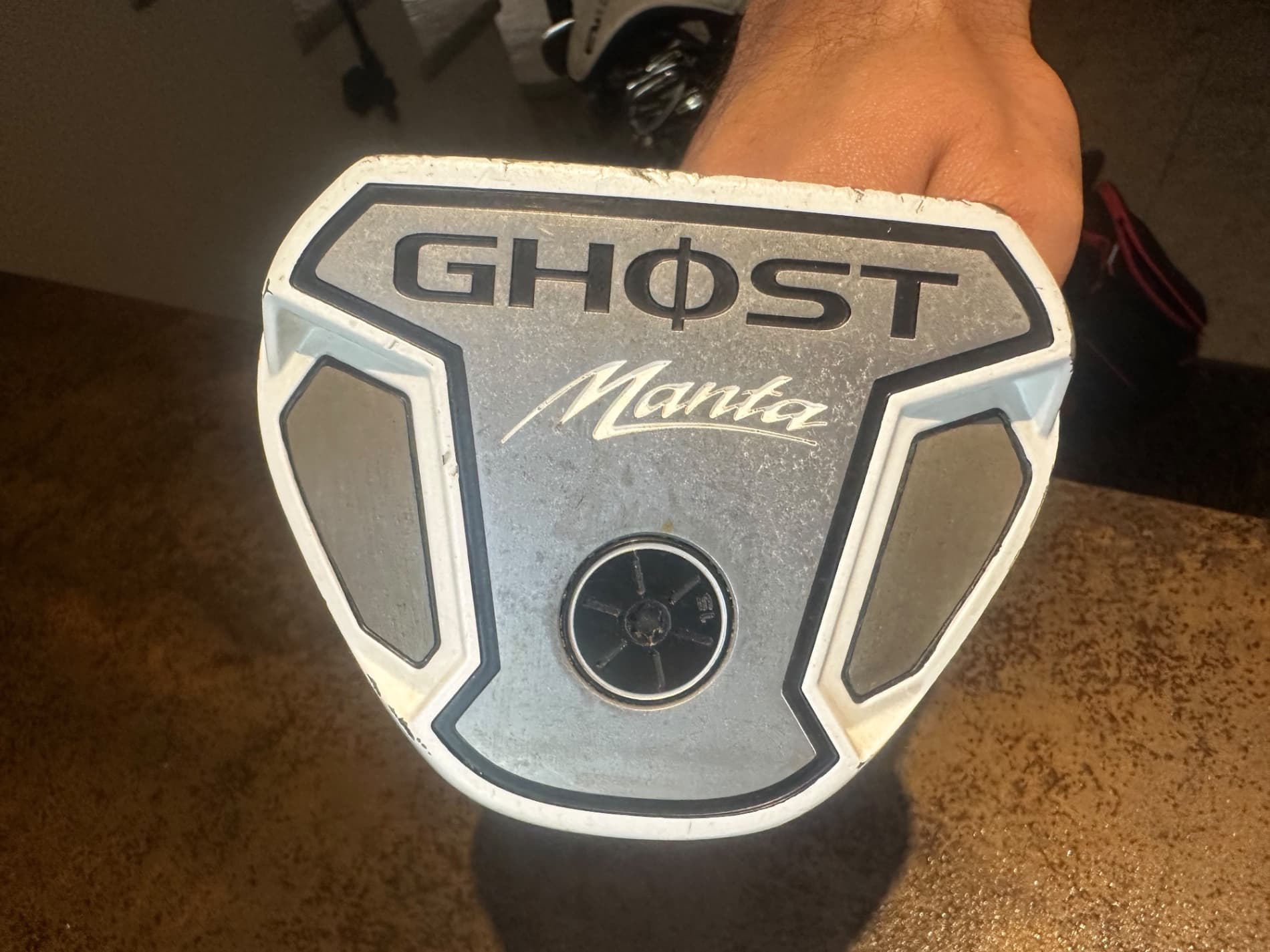 TaylorMade Ghost Manta